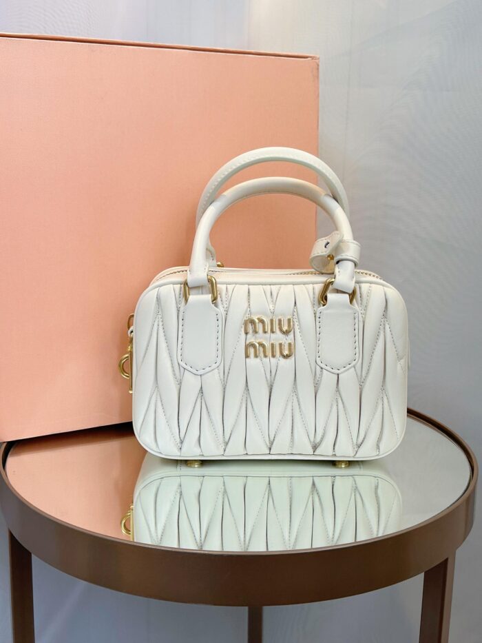 Miumiu - Imagem 3