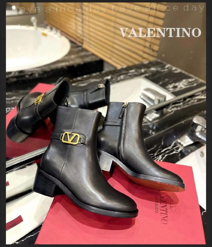 bota Valentino