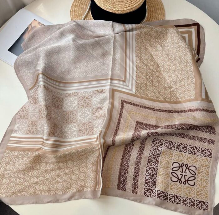 Lenços Loewe
