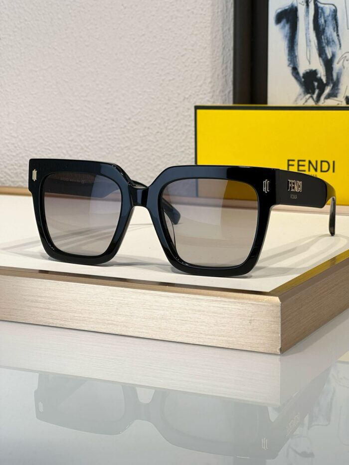 óculos Fendi