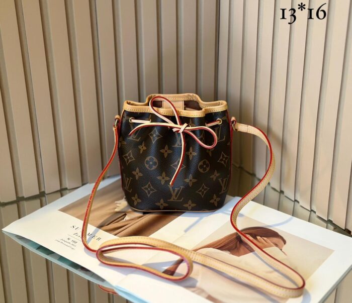 bolsa LV Noé nano