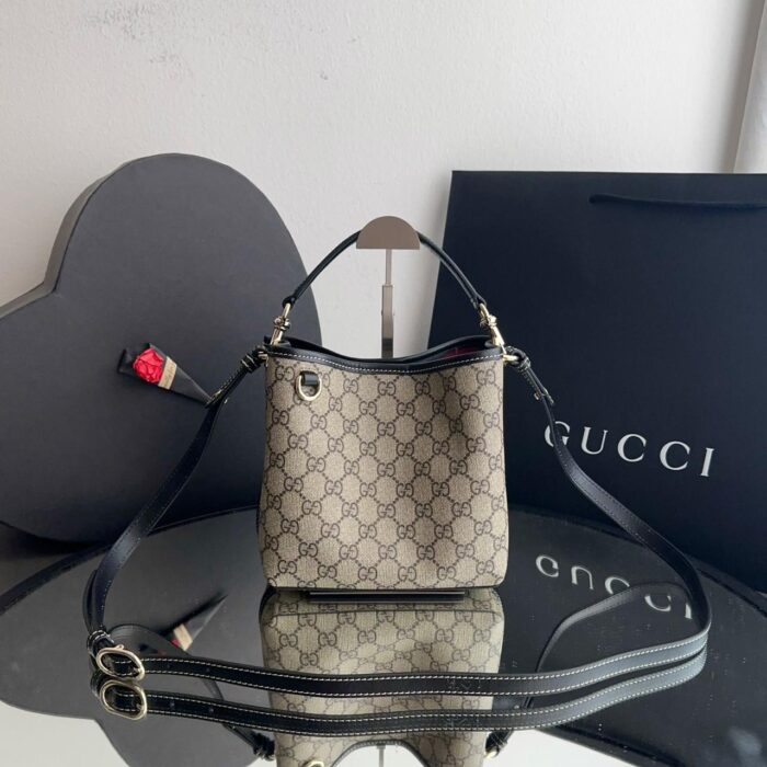 ++CORES EM ANEXO-Bolsa Gucci Emblem Bucket - Imagem 3