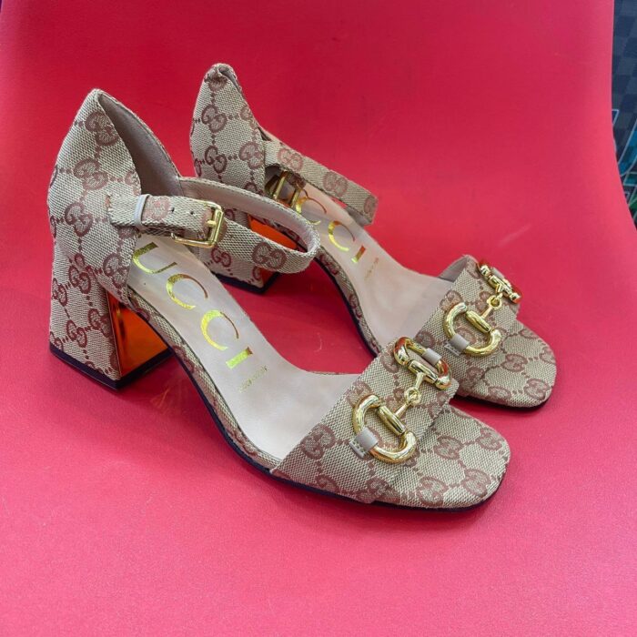 sandalia Gucci