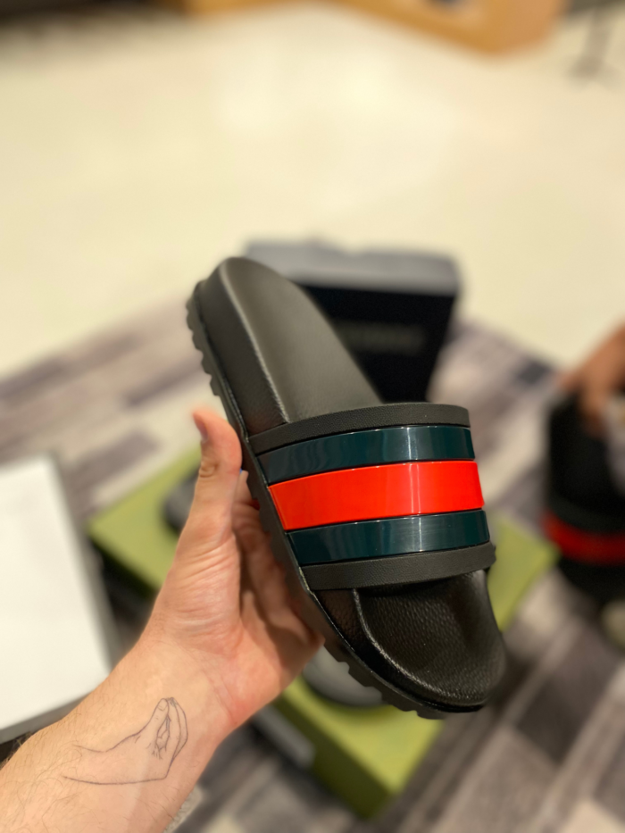 Gucci Pursuit 72 Slide Sandal - Imagem 2