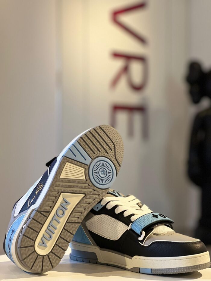 LV Trainer Blue Monogram Velcro - Imagem 2