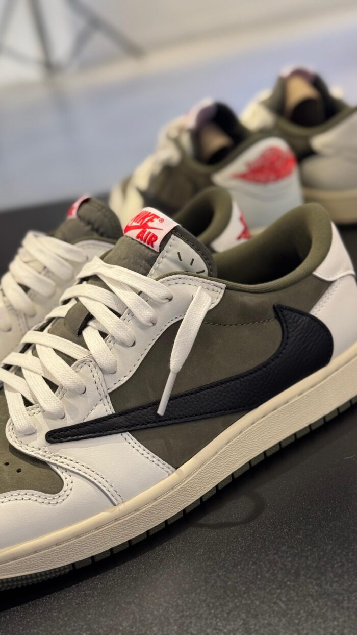 Travis Scott x Air Jordan 1 Low OG SP Medium Olive - Imagem 4