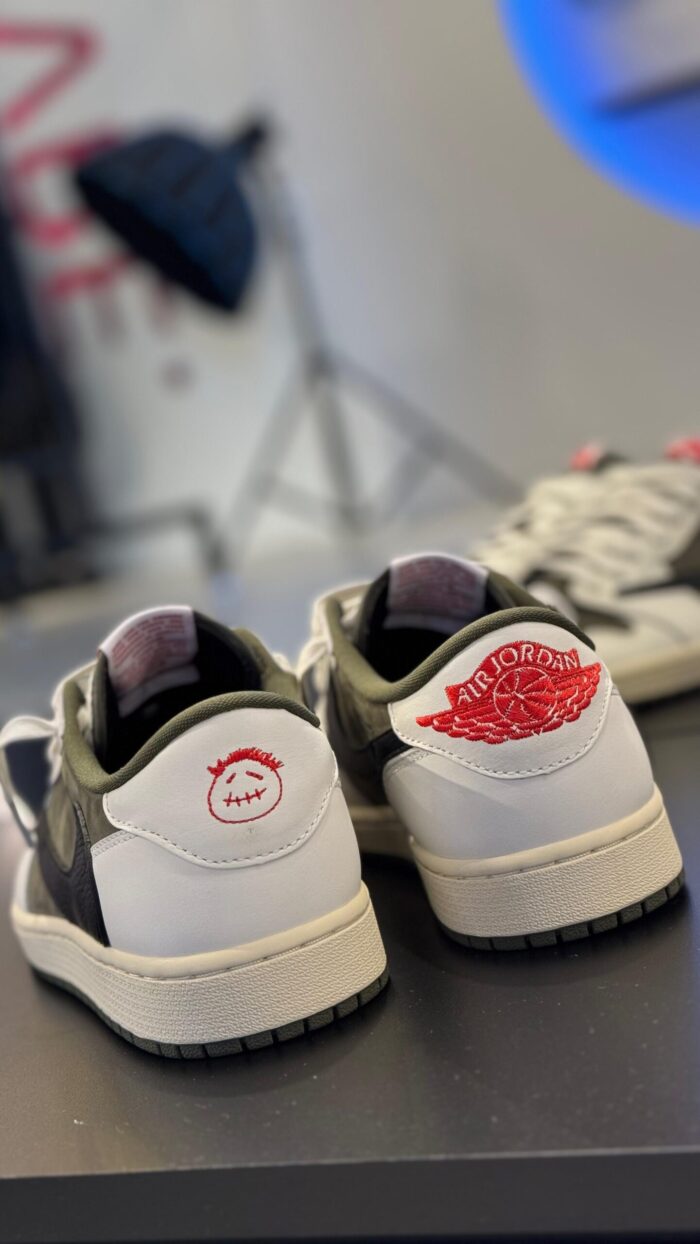 Travis Scott x Air Jordan 1 Low OG SP Medium Olive - Imagem 6