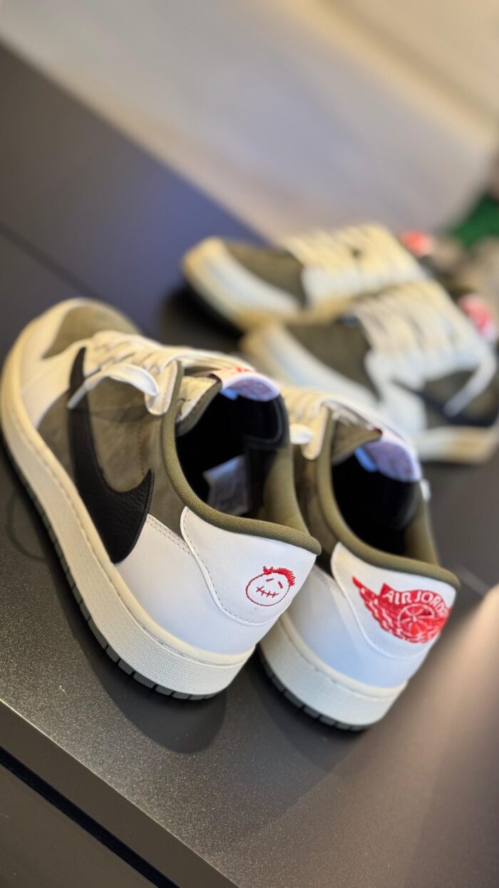 Travis Scott x Air Jordan 1 Low OG SP Medium Olive - Imagem 5