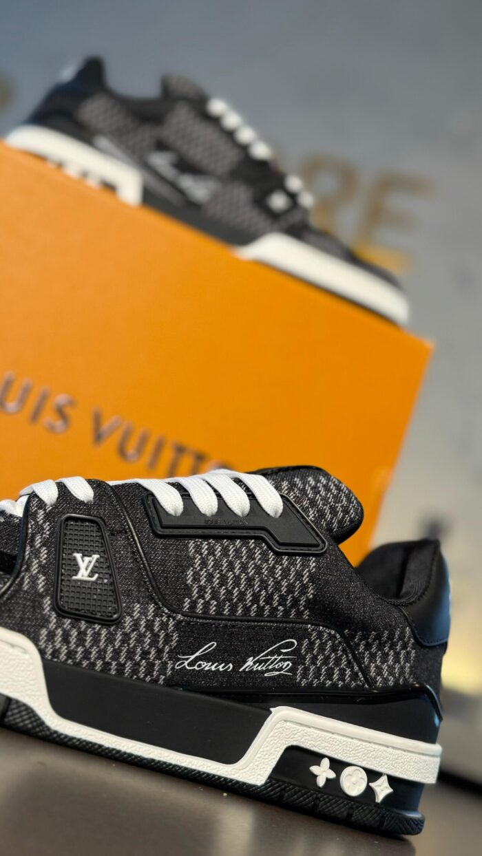 LV Trainer Black White - Imagem 3